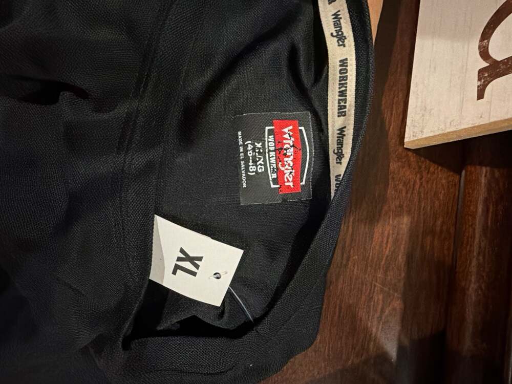 Wrangler Workwear Men's Black Long Sleeve Performance Pocket T-Shirt Size XL - Picture 3 of 3